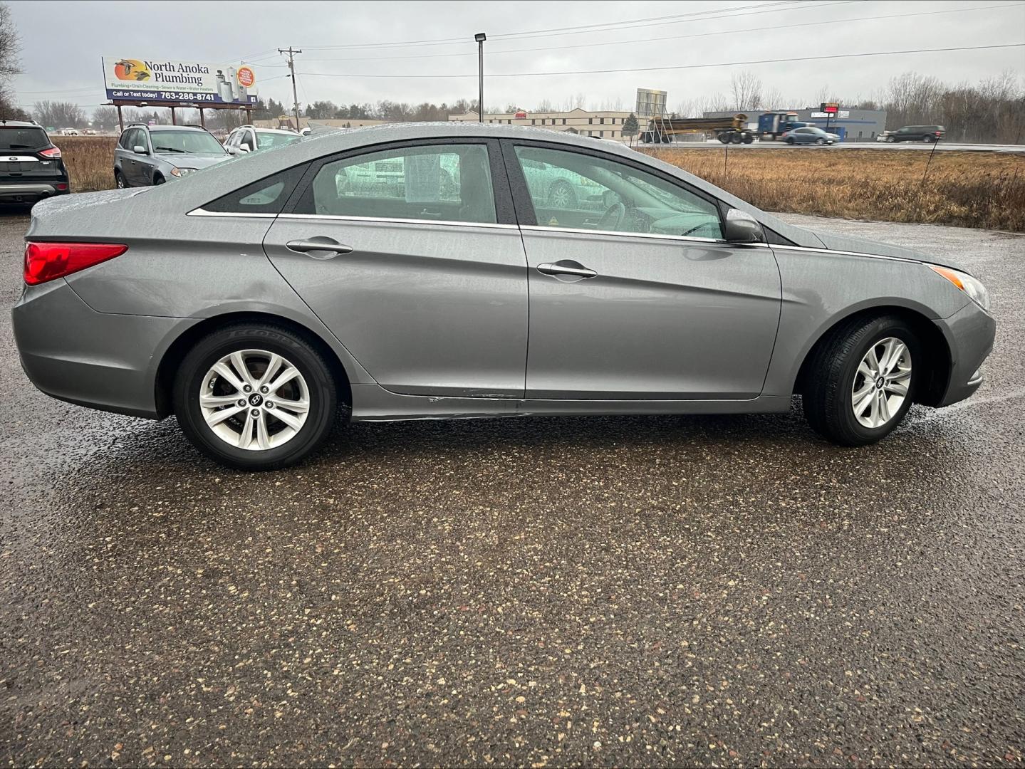 2013 Hyundai Sonata (5NPEB4AC2DH) , located at 17255 hwy 65 NE, Ham Lake, MN, 55304, 0.000000, 0.000000 - Photo#3